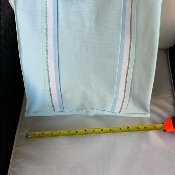 🌟 MARC JACOBS~PERFECT TOTE🌟
👜 “Perfect” Canvas Tote Bag by MARC JACOBS - Picture 3 of 6